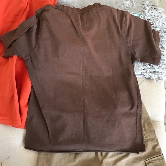Old Navy Cargo Tan Shorts with Bonus 2 T-Shirts - Picture 6 of 7